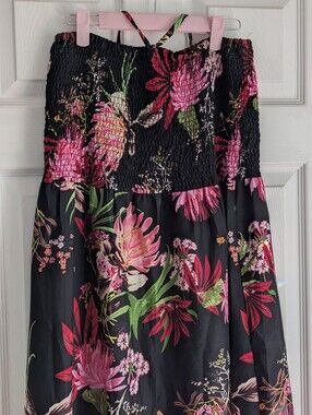 Floral Smocked Tube Maxi Dress with Halter Tassel Tie   Size L.  🌺🌺
